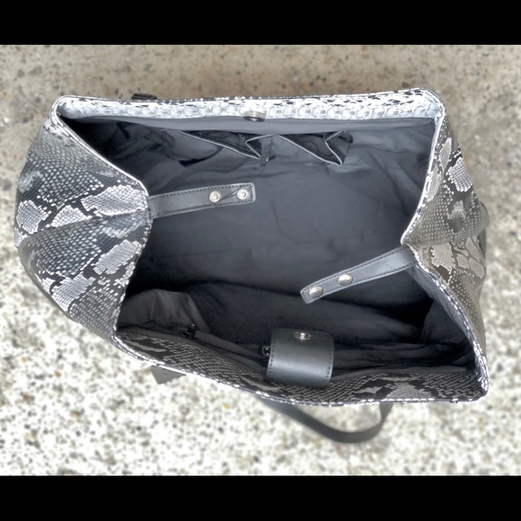 Nine West Black & White Large Reptile Tote NWOT - Picture 8 of 10